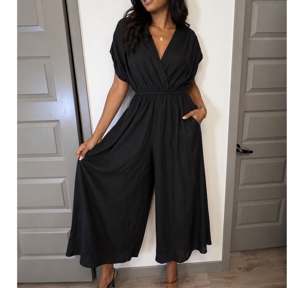Mustard Seed Black Wide Leg Surplice V-Neck Jumpsuit‎ Elastic Waist  M bb